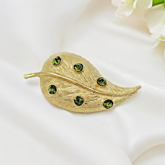 Autumn Leaf Brooch Green Jeweled Fall Foliage Gold Tone Estate Jewelry Pin - Picture 5 of 9